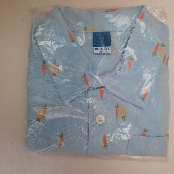 Old Navy Boys Carrot Shirt - Picture 3 of 3